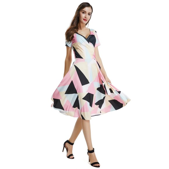 Geometric Printed V-Neck Dress - Picture 5 of 5